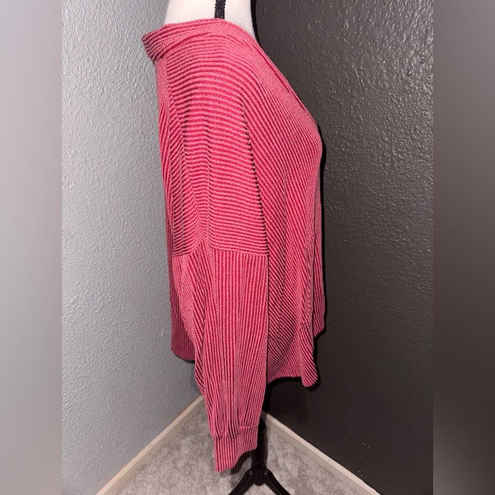 7th Ray Red Ribbed Cardigan - Picture 4 of 6